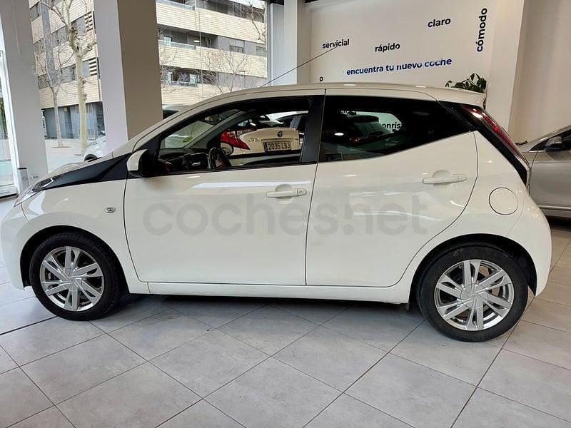 Usado Toyota Aygo X-cite 69 CV (50 kW) 2015 Blanco Utilitario