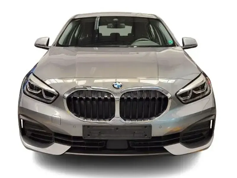 Usado BMW 118 150 CV (110 kW) 2023 Gris / plata Utilitario