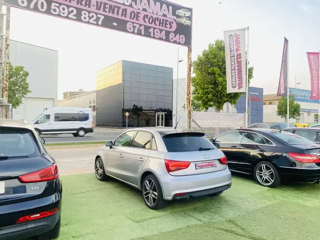 Usado Audi A1 Sportback Design 90 CV (66 kW) 2015 Gris Utilitario