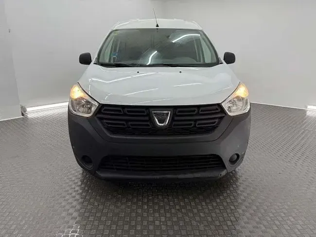 Usado Dacia Dokker Essentiel 98 CV (72 kW) 2019 Blanco Monovolumen