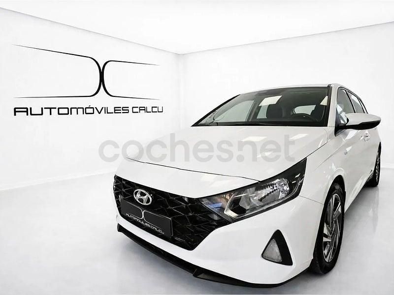Usado Hyundai i20 100 CV (73 kW) 2021 Blanco Berlina