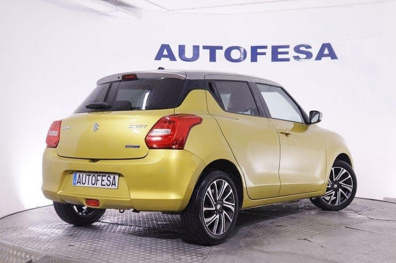 Usado Suzuki Swift 83 CV (61 kW) 2022 Mostaza Utilitario