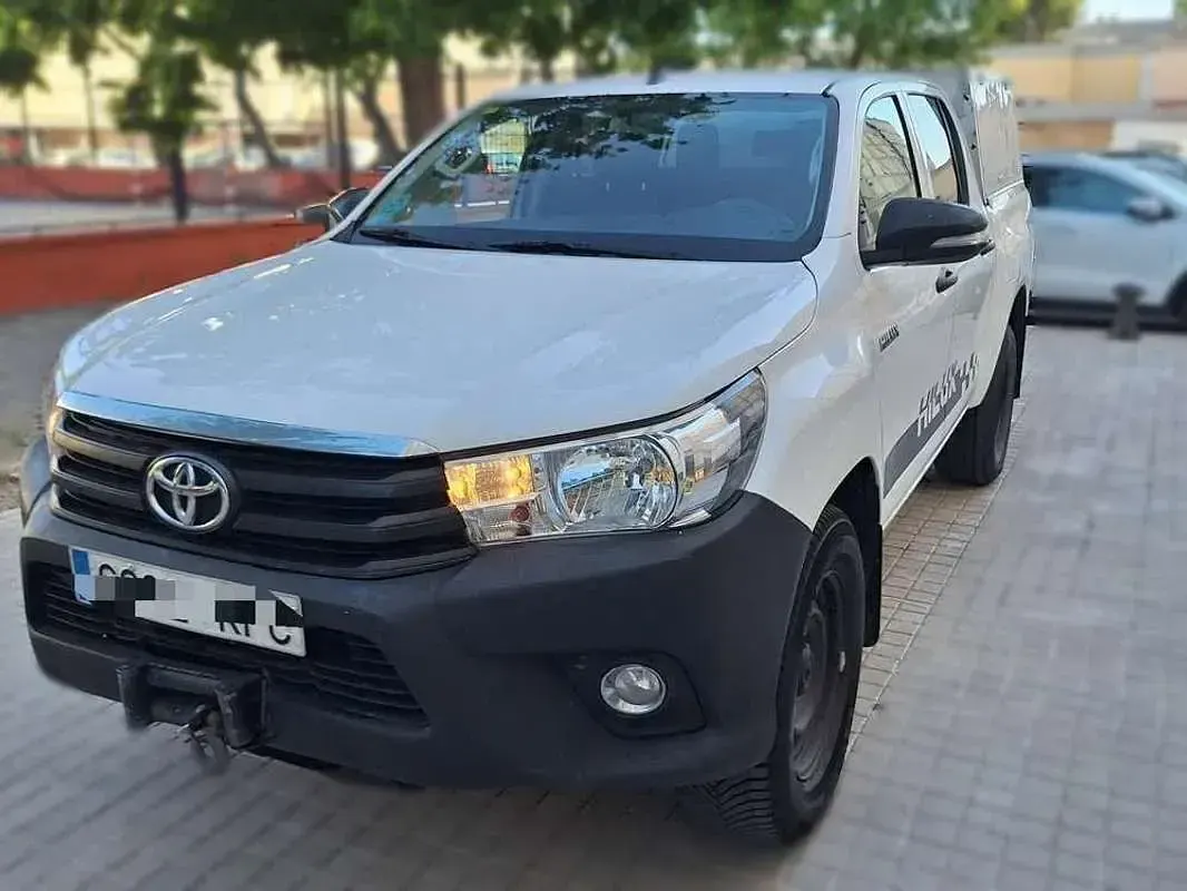 Usado Toyota HiLux 150 CV (110 kW) 2017 Blanco Pickup/Camioneta