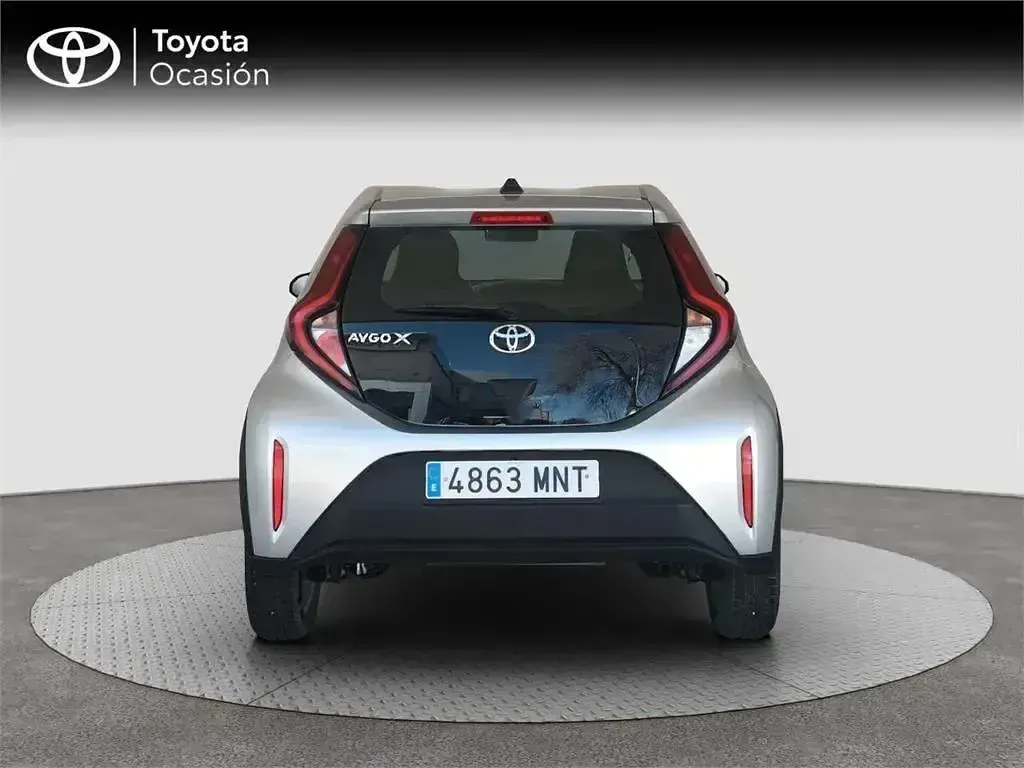 Usado Toyota Aygo X Play 72 CV (52 kW) 2024 Gris SUV