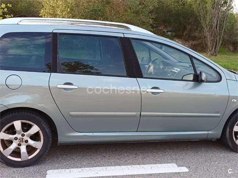 Verde Usado 2006 Peugeot 307 Familiar | 2100 € (Super precio) - Imagen 1/4