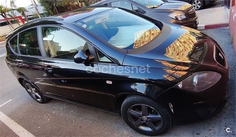 Usado Seat Altea XL I-Tech 105 CV (77 kW) 2015 Negro Monovolumen