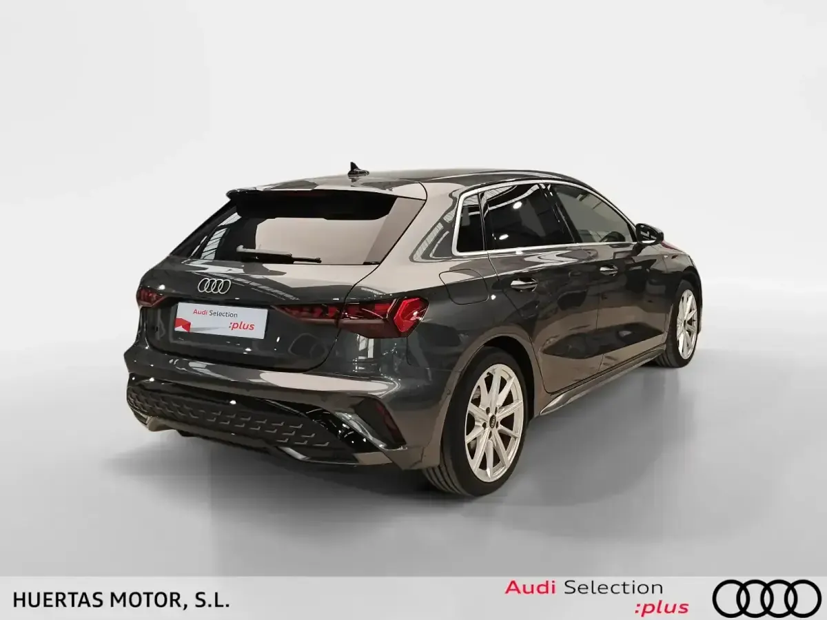 Usado Audi A3 S-Line 150 CV (110 kW) 2025 Gris Berlina
