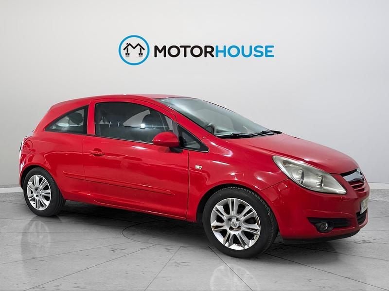Usado Opel Corsa Enjoy 80 CV (58 kW) 2007 Rojo Utilitario