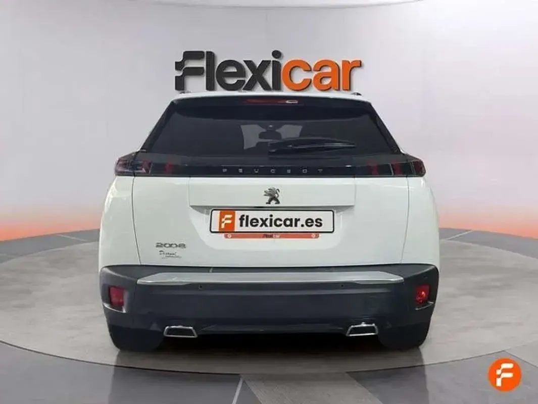 Usado Peugeot 2008 Allure 131 CV (96 kW) 2020 Blanco SUV