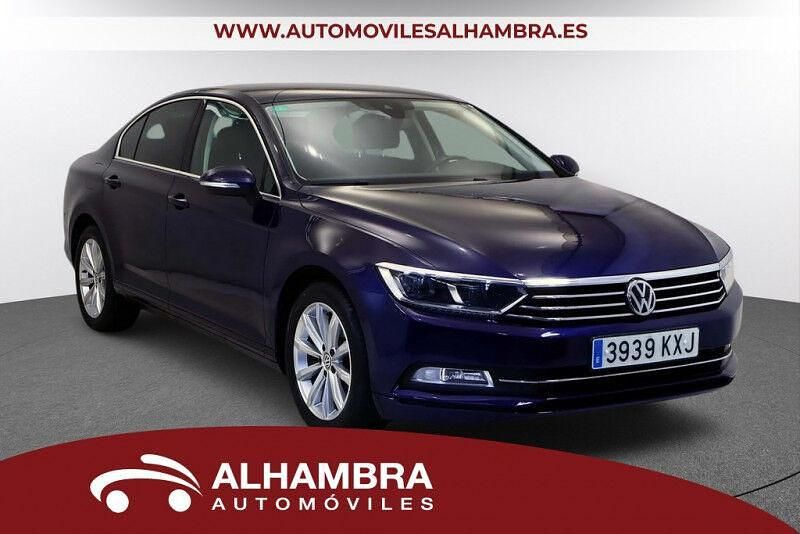 Usado VW Passat Advance 120 CV (88 kW) 2019 Azul Berlina