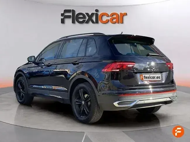 Begagnad VW Tiguan Life 150 HK (110 kW) 2024 Svart SUV