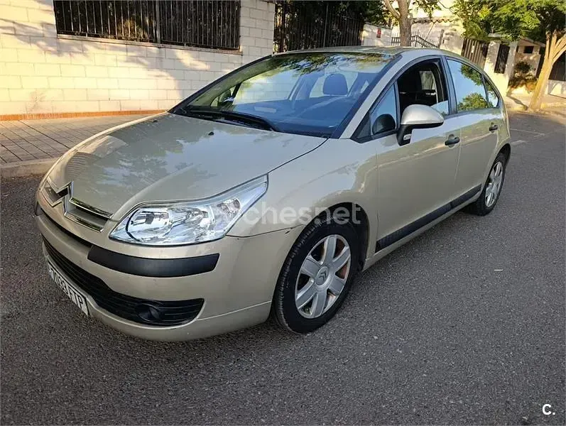 Usado Citroën C4 110 CV (80 kW) 2007 Beige Berlina