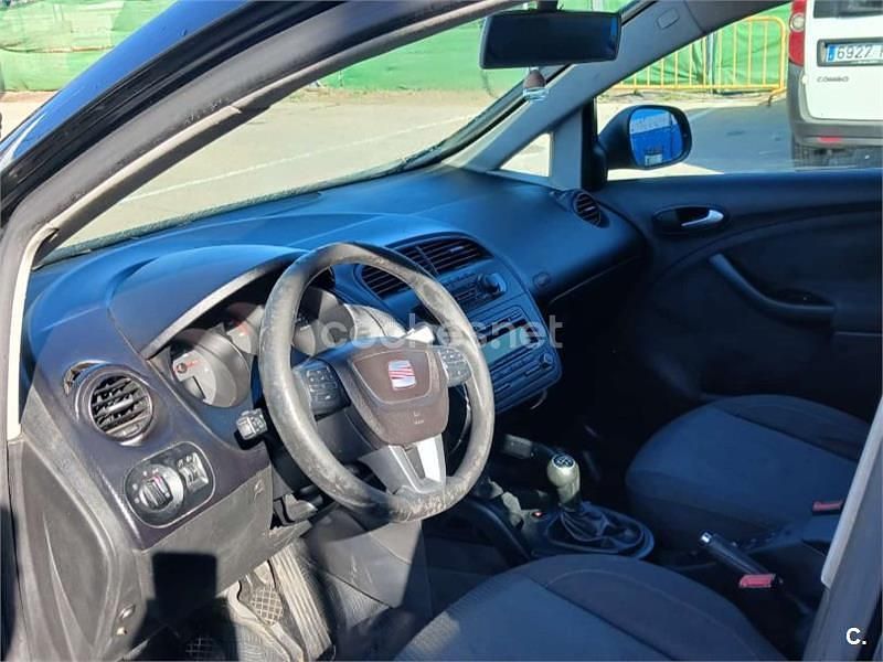 Usado Seat Altea XL Style 105 CV (77 kW) 2013 Negro Monovolumen