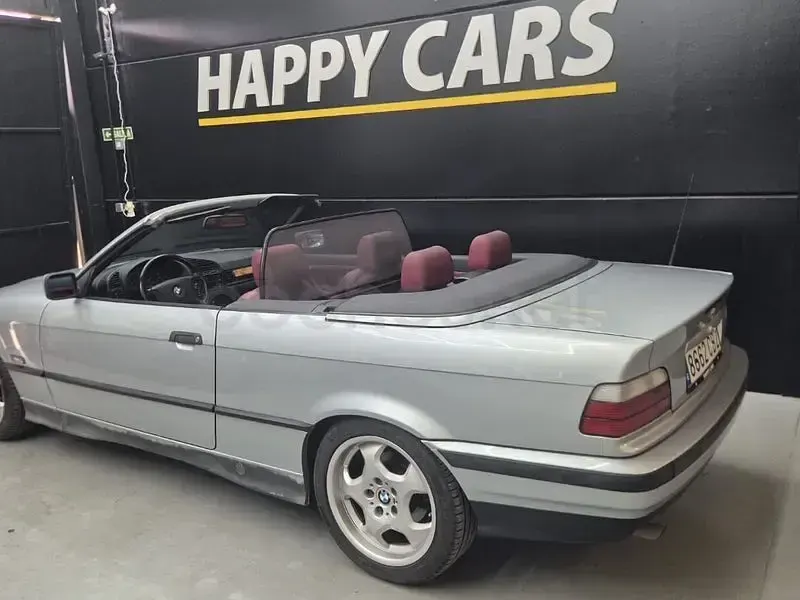 Usado BMW 318 Cabriolet 115 CV (84 kW) 1997 Blanco Descapotable