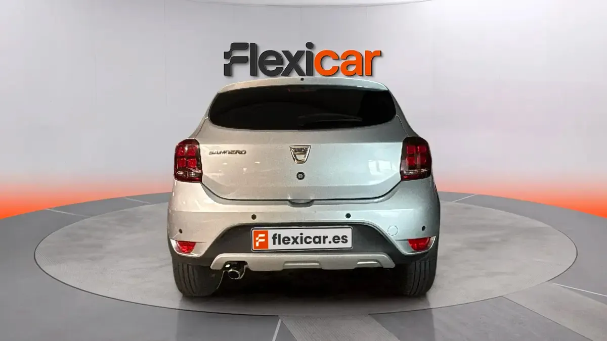 Usado Dacia Sandero Comfort 91 CV (66 kW) 2019 Gris Berlina