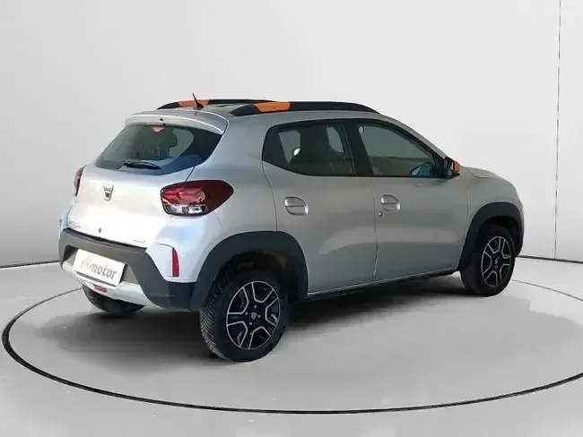 Usado Dacia Spring Comfort Plus 33 kW (45 CV) 2022 Gris Utilitario