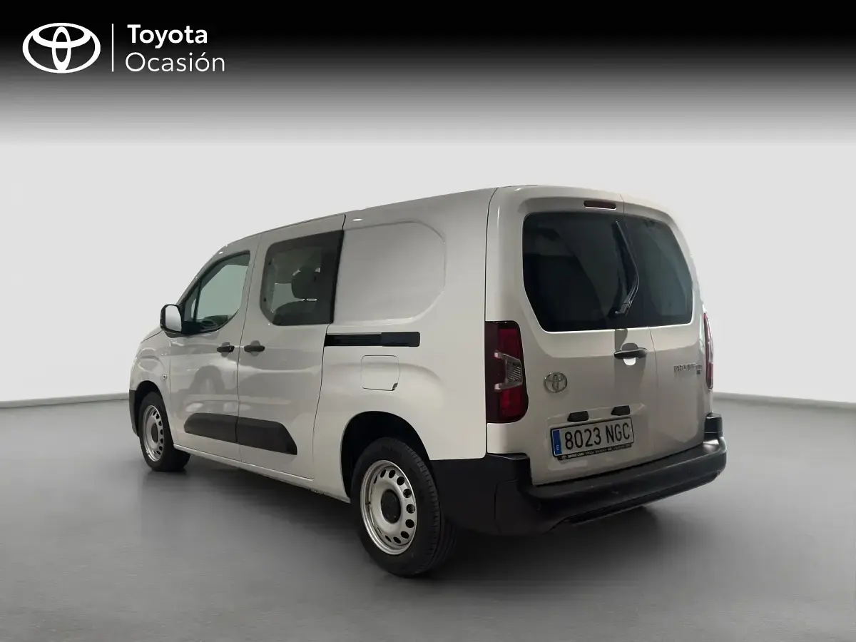 Usado Toyota Proace City City 102 CV (75 kW) 2025 Blanco Monovolumen
