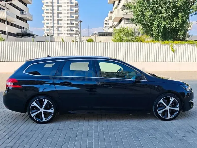 Usado Peugeot 308 SW GTi 180 CV (132 kW) 2016 Negro Familiar
