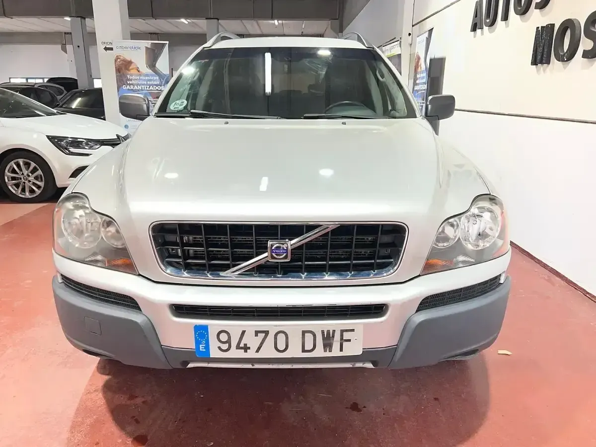 Usado Volvo XC90 Momentum 185 HP (136 kW) 2006 Cinzento SUV