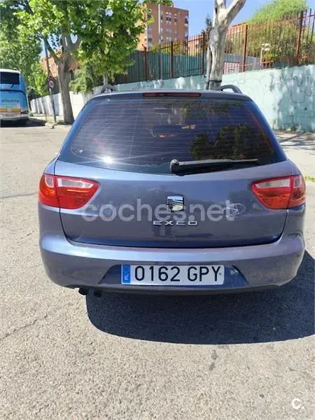 Usado Seat Exeo Reference 143 CV (105 kW) 2009 Azul Familiar