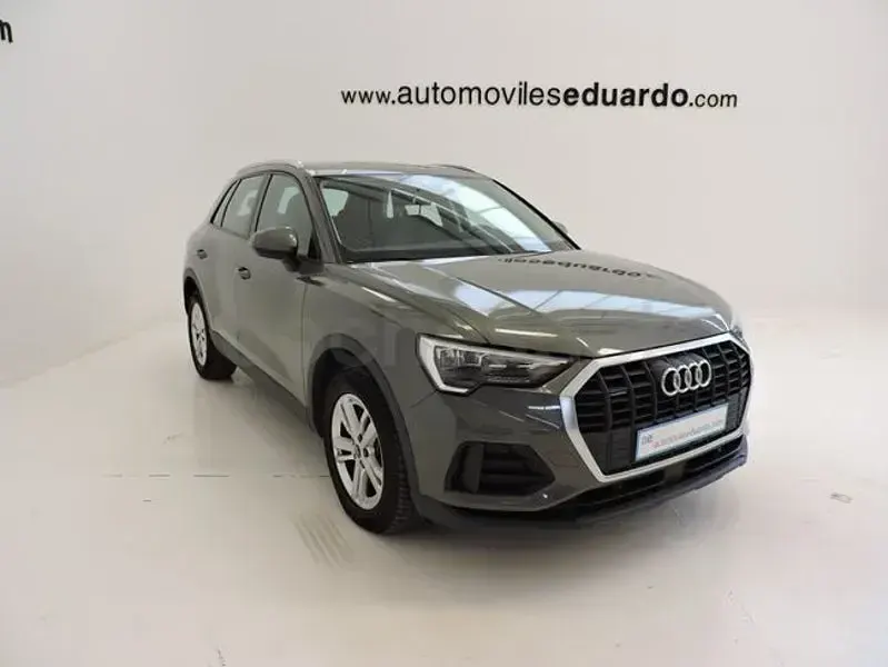 Usado Audi Q3 Business 200 CV (147 kW) 2021 Gris / plata SUV
