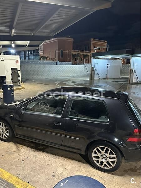 Usado VW Golf IV Highline 130 CV (95 kW) 2003 Negro Berlina