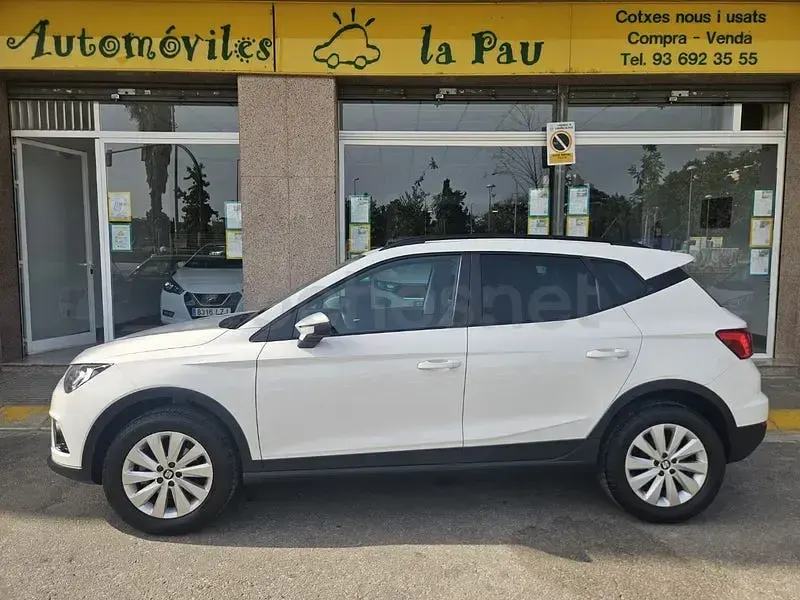 Usado Seat Arona Style 95 CV (69 kW) 2019 Blanco SUV