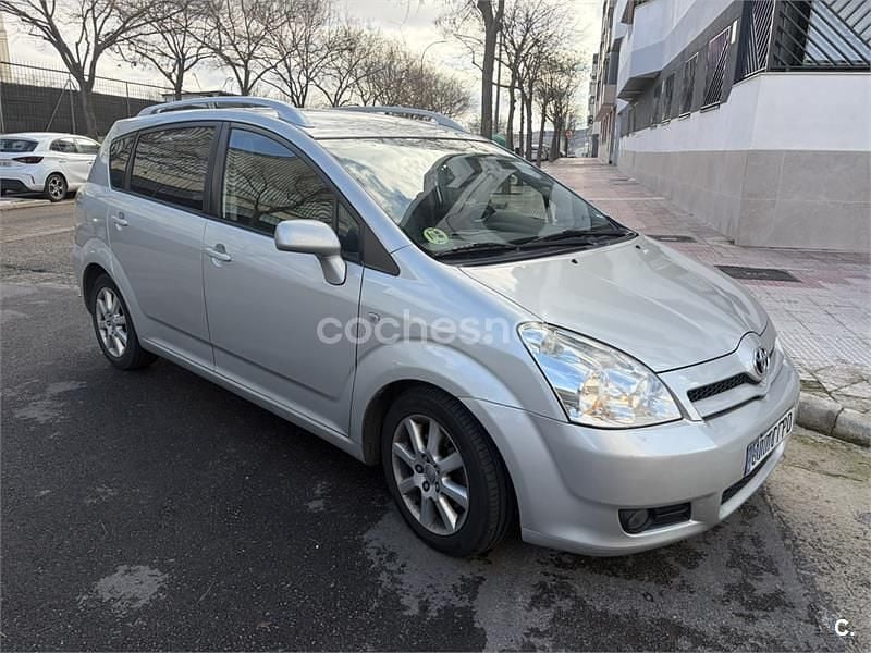 Usado Toyota Corolla Verso Sol 136 CV (100 kW) 2007 Gris / plata Monovolumen