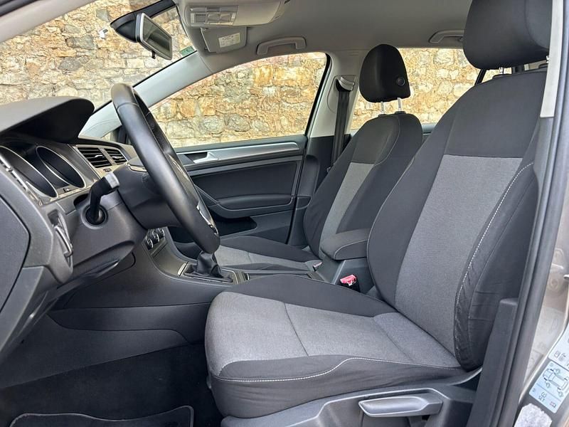 Usado VW Golf VII Edition 110 CV (80 kW) 2015 Gris Utilitario