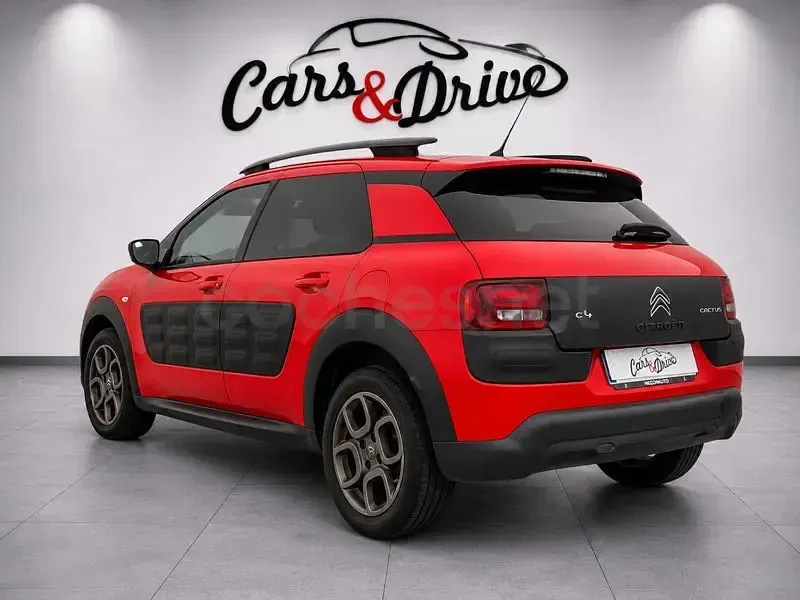 Usado Citroën C4 Cactus Feel 100 CV (73 kW) 2014 Rojo Utilitario