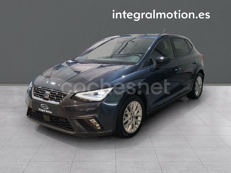 Gris / plata Usado 2024 Seat Ibiza FR Berlina | 18.900 € (Caro) - Imagen 1/4
