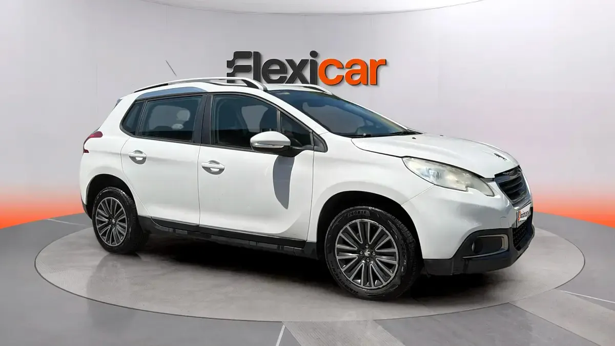 Usado Peugeot 2008 Allure 100 CV (73 kW) 2016 Blanco SUV