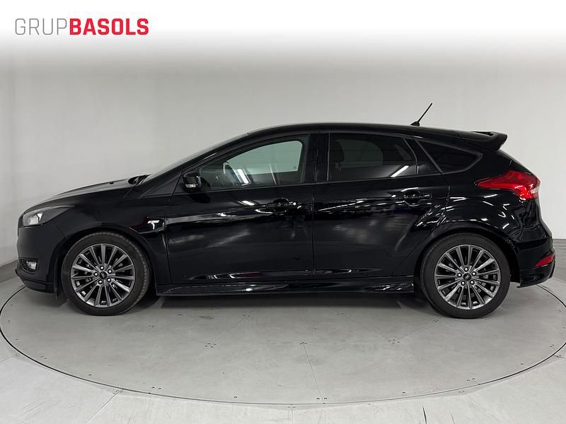 Usado Ford Focus ST-Line 125 CV (91 kW) 2018 Negro Berlina