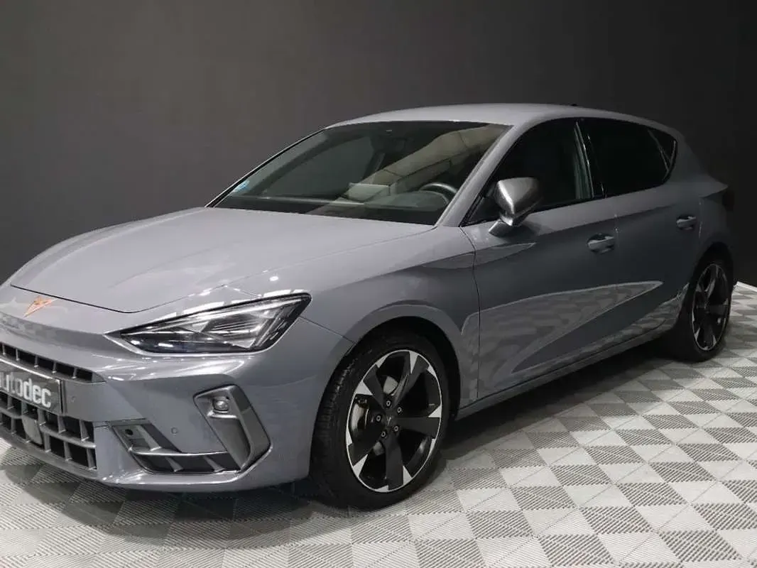 Usado Cupra Leon 150 CV (110 kW) 2024 Gris Utilitario