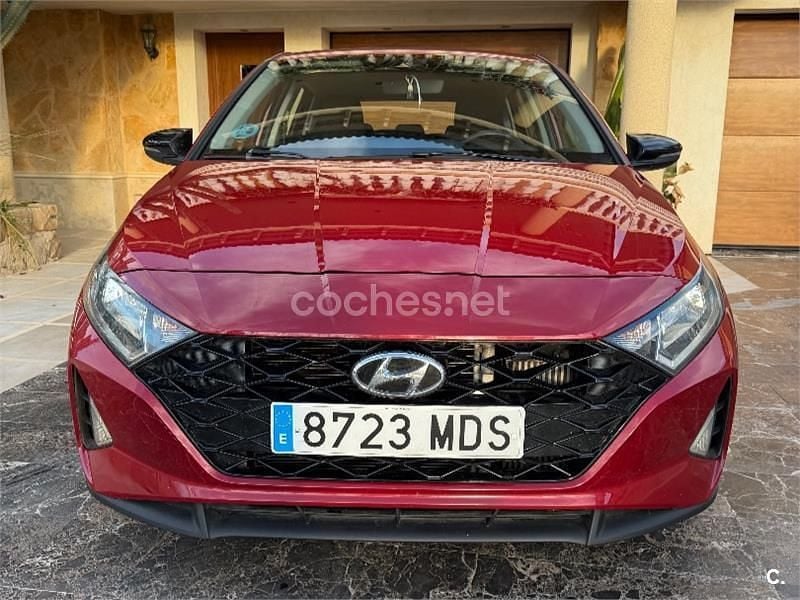 Usado Hyundai i20 100 CV (73 kW) 2023 Rojo Berlina