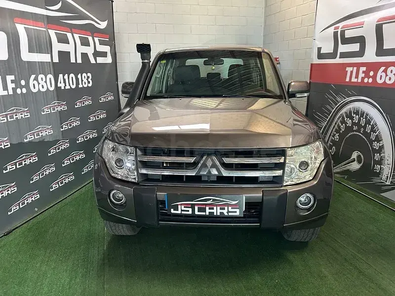 Usado Mitsubishi Montero Motion 200 CV (147 kW) 2010 Marrón SUV