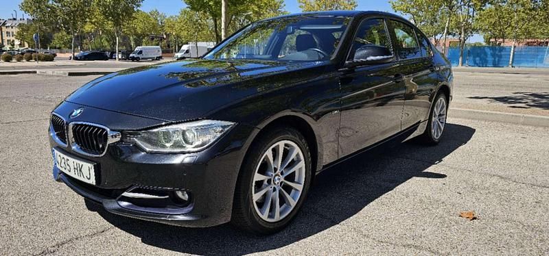 Negro Usado 2012 BMW 320 Sport Line Berlina | 9000 € (Super precio) - Imagen 1/4