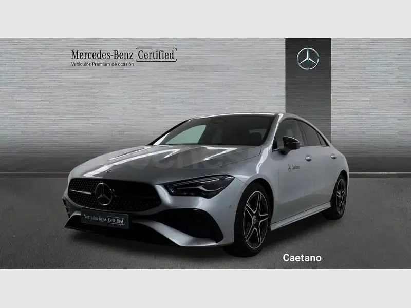 Usado Mercedes CLA250e 218 CV (160 kW) 2025 Gris / plata Coupe