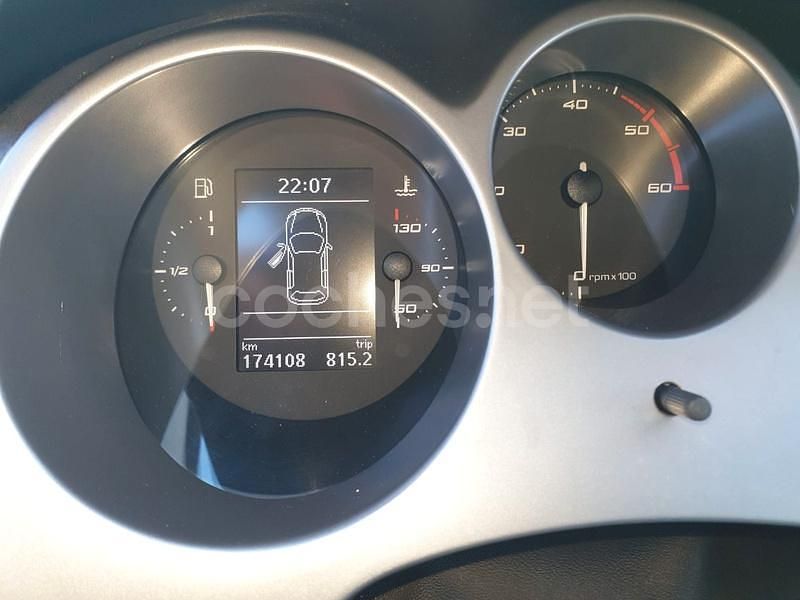 Blanco Usado 2010 Seat Altea Style Monovolumen | 7000 € (Precio justo) - Imagen 1/4