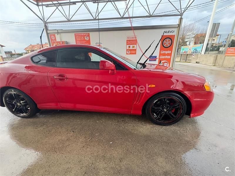 Usado Hyundai Coupé 143 CV (105 kW) 2003 Rojo Coupe