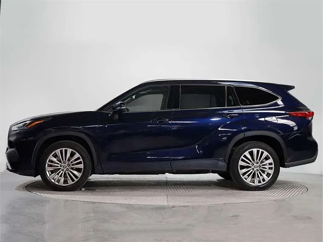 Usado Toyota Highlander Advance 246 CV (180 kW) 2022 Azul orión SUV