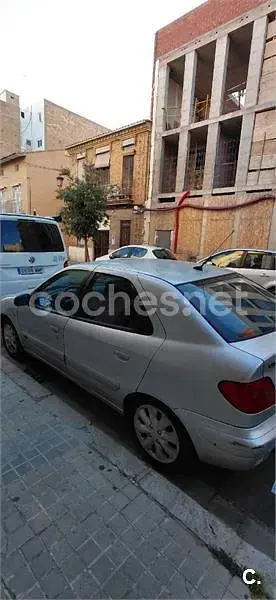 Usado Citroën Xsara 90 CV (66 kW) 2002 Gris / plata Berlina