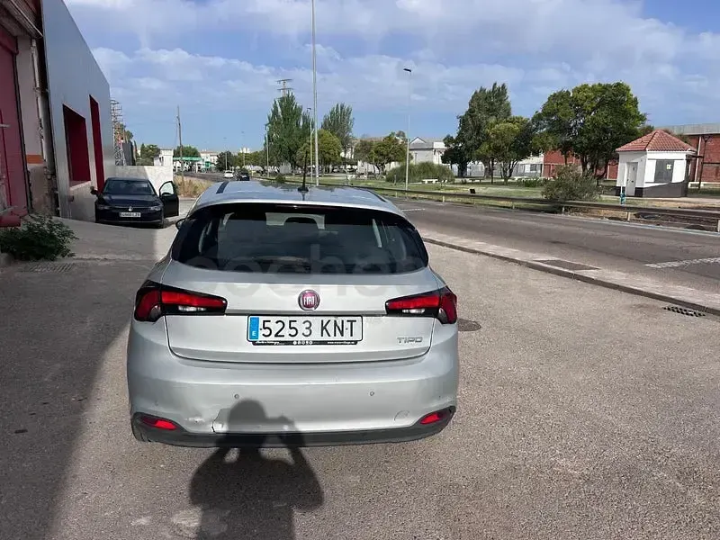 Usado Fiat Tipo Business 120 CV (88 kW) 2018 Gris / plata Berlina