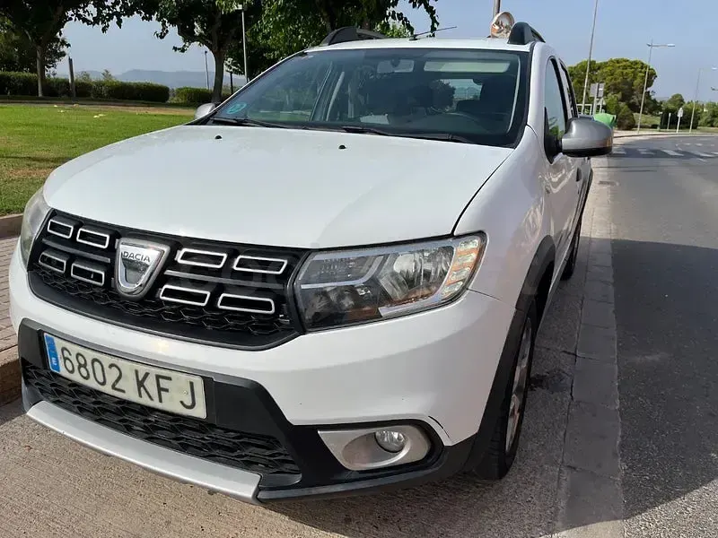 Usado Dacia Sandero Stepway 90 CV (66 kW) 2017 Blanco Berlina