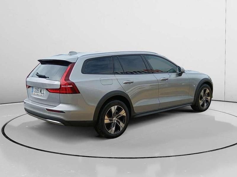 Usado Volvo V60 Core 197 CV (144 kW) 2023 Gris Familiar