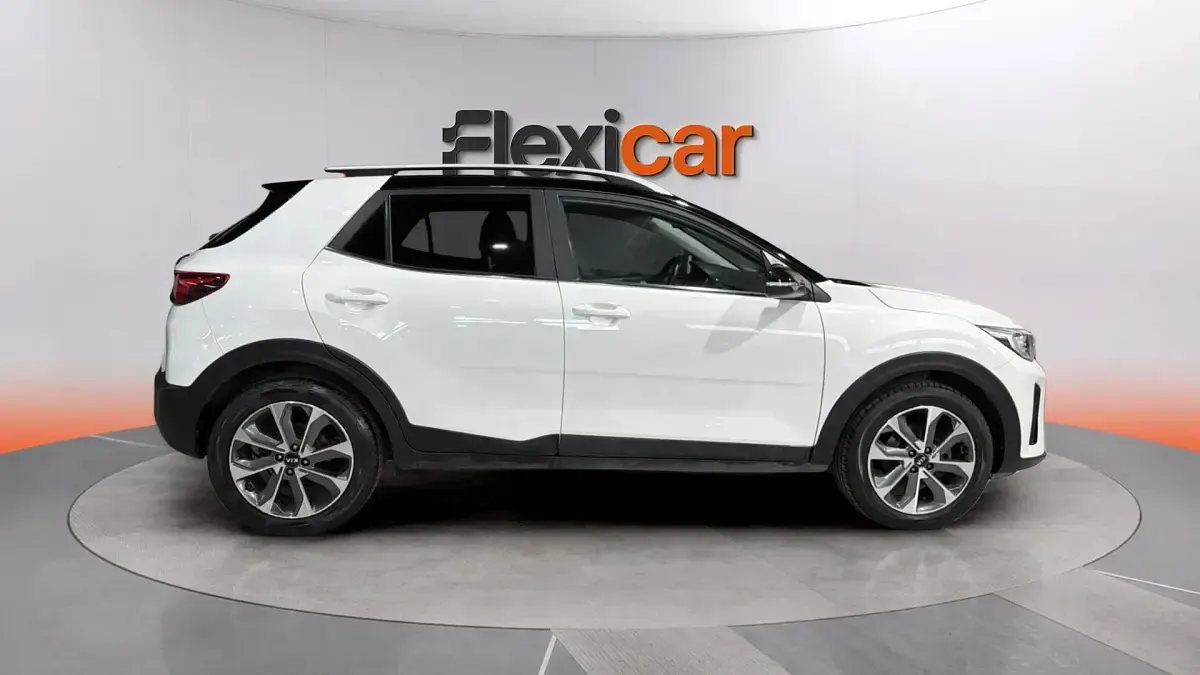 Usado Kia Stonic 101 CV (74 kW) 2020 Blanco SUV