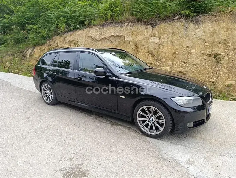 Usado BMW 320 177 CV (130 kW) 2010 Negro Familiar