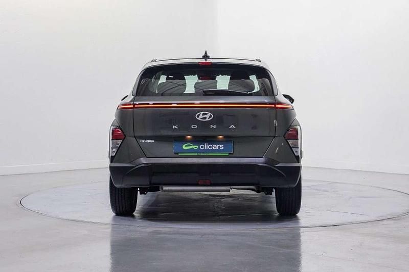 Usado Hyundai Kona 101 CV (74 kW) 2025 Gris SUV