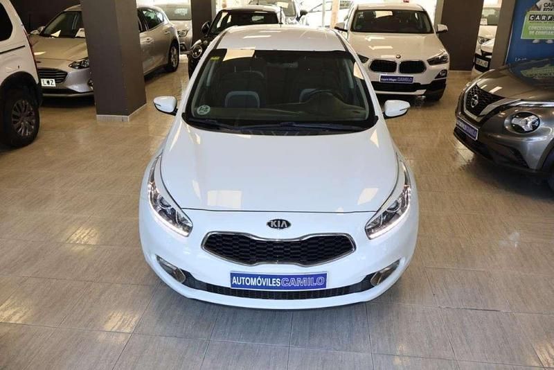 Usado Kia Ceed 90 CV (66 kW) 2014 Blanco Utilitario
