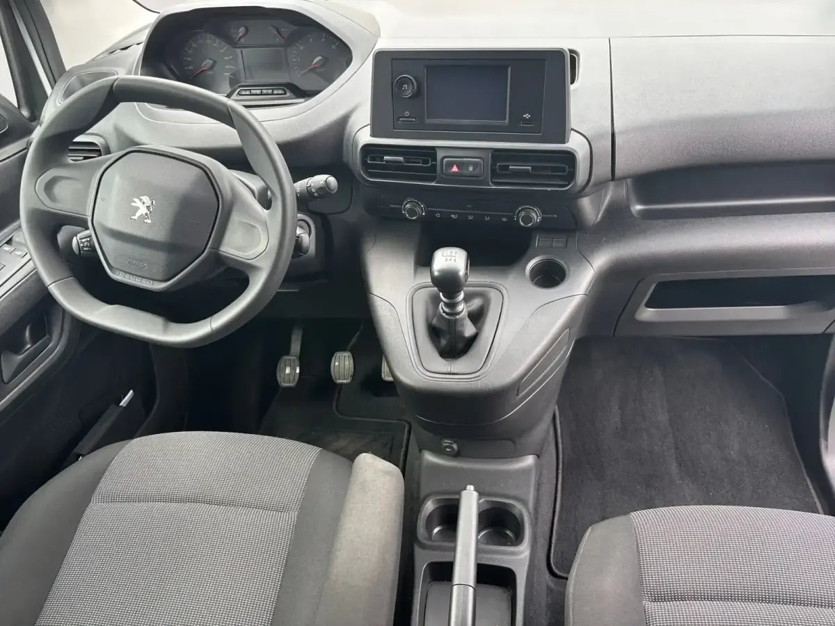 Usado Peugeot Partner 110 CV (80 kW) 2024 Blanco Monovolumen